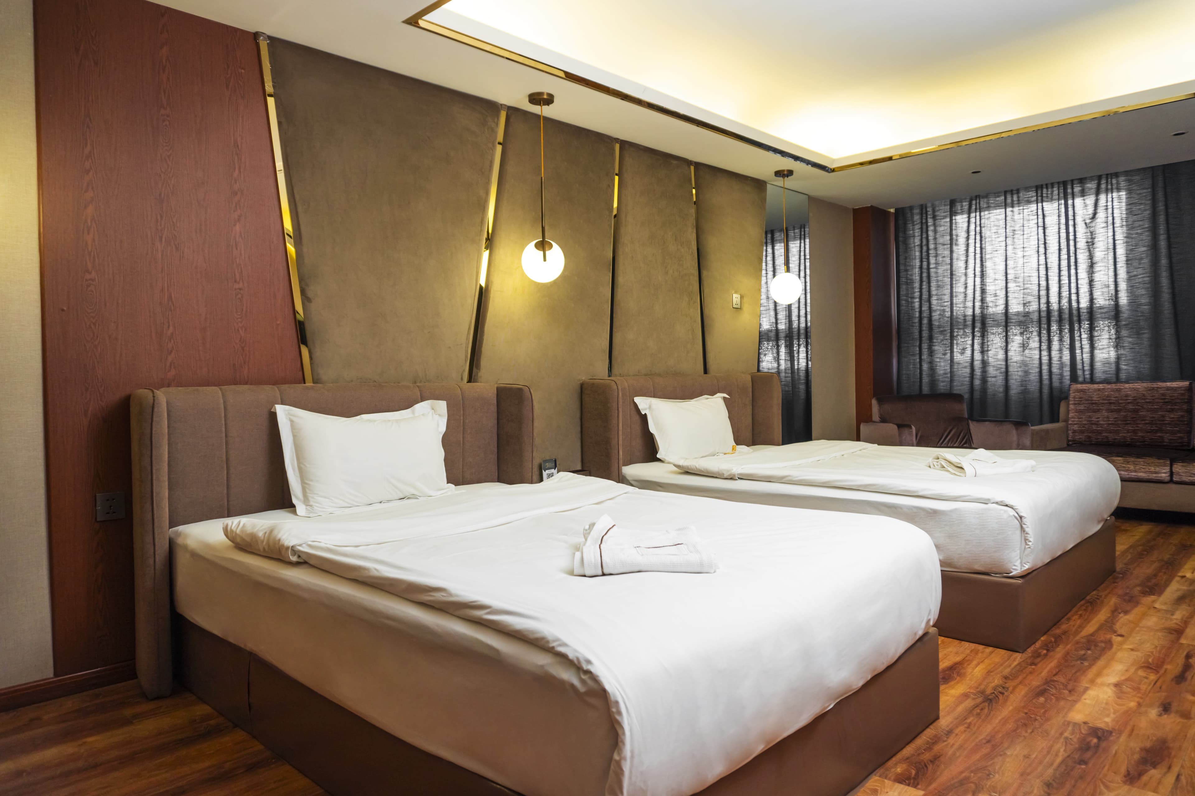 listing card gallery