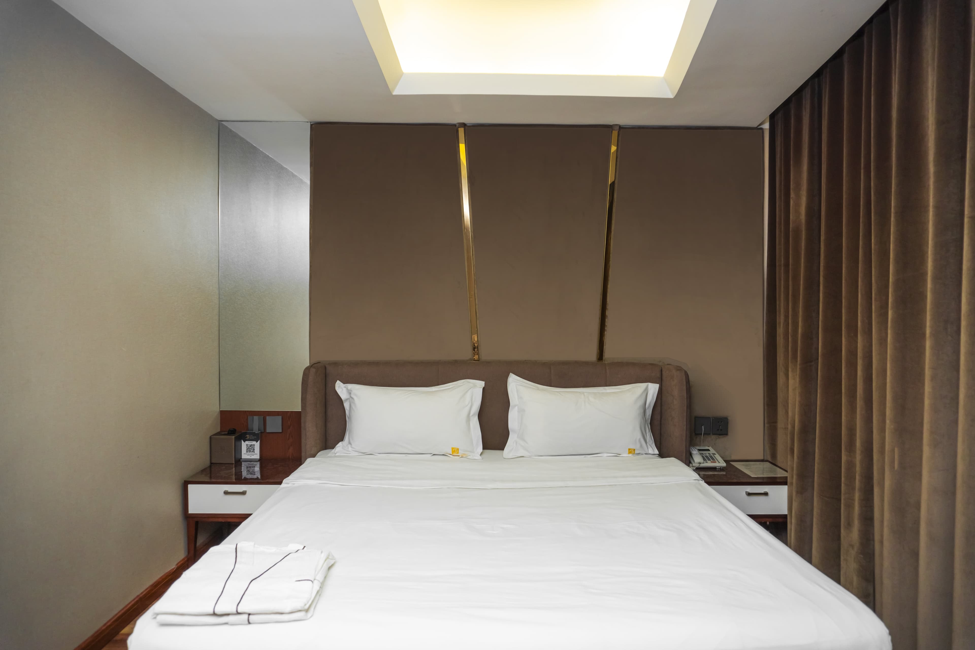 listing card gallery